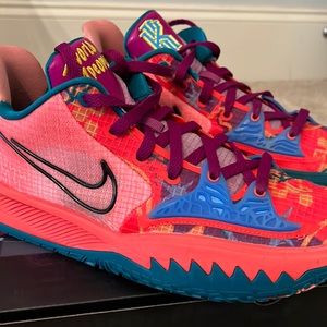 Nike Kyrie Low 4 "1 World 1 People